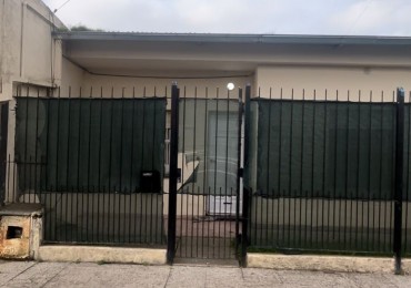    RESERVADA. CASA TRES AMB PATIO GARAGE Y DPTO A RECICLAR