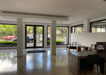 MALECON LOS TRONCOS EXCLUSIVO DPTO 4 AMB.